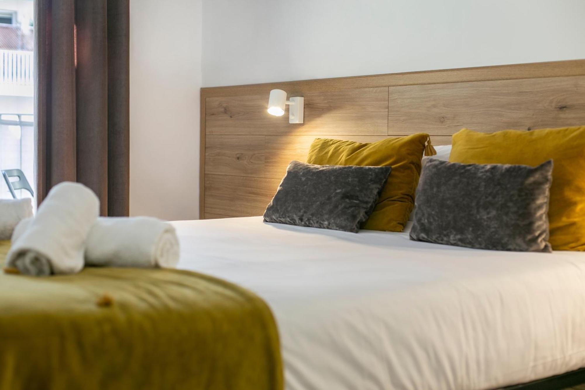 Chic And Modern Apartments In Gracia Barcelona Eksteriør billede